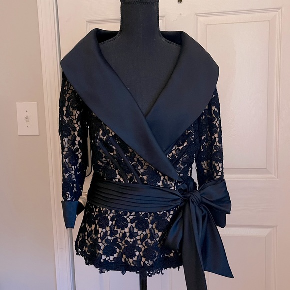 Tadashi - Black Lace Eve Jacket. Showstopper for sure! - Picture 2 of 16